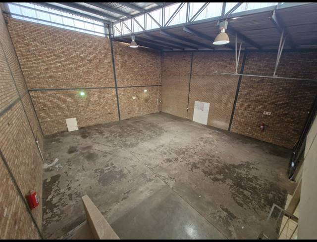 240M² FACTORY TO LET IN DRIEHOEK